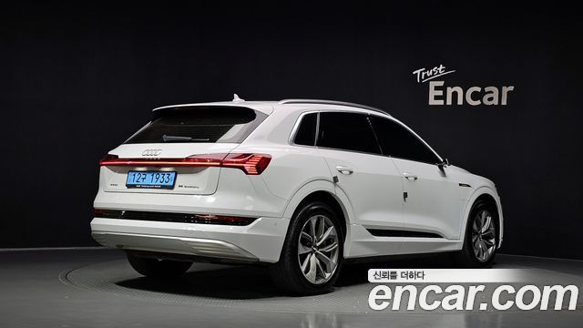 Audi e-tron 55 Quattro 2020 — фото 2