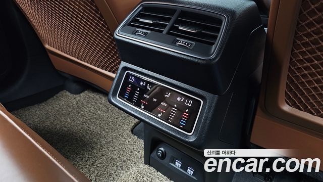 Audi e-tron 55 Quattro 2020 — фото 19