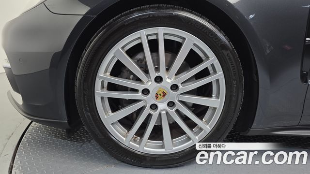 Porsche Panamera (971) 3.0 AWD 2018 — фото 5