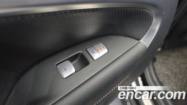 Genesis G70 2.0T AWD Supreme 2018 — фото 19