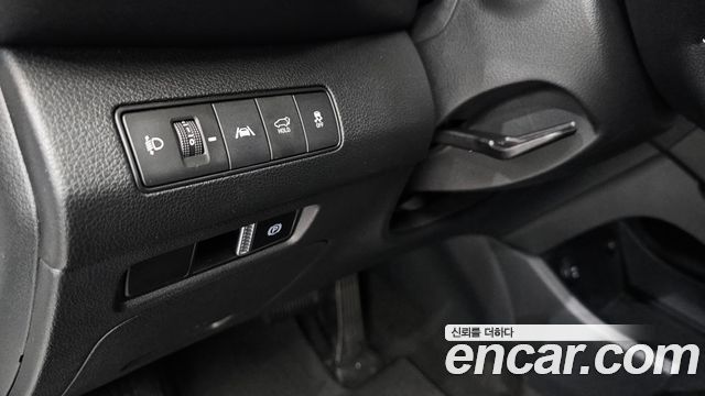 Hyundai Santa Fe HEV 1.6 2WD Exclusive 2022 — фото 19