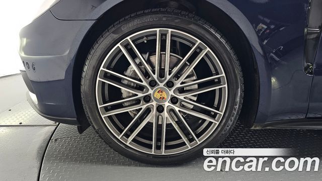 Porsche Panamera (971) 3.0 AWD 2018 — фото 5