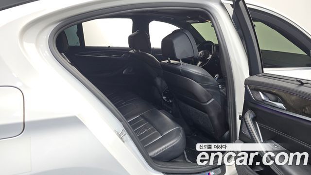 BMW 5 Series (G30) 540i xDrive M Sport Plus 2018 — фото 15