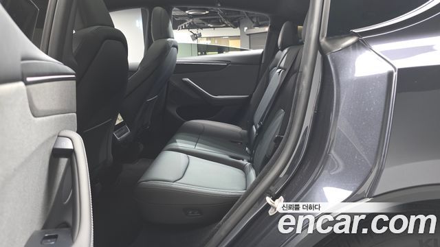 Tesla Model Y Premium RWD 2026 — фото 12