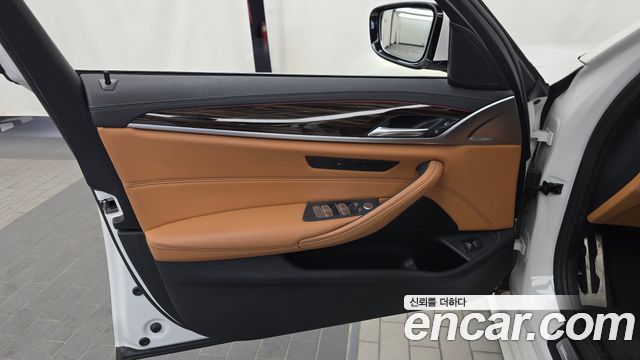 BMW 5 Series (G30) 520i M Sport 2021 — фото 24