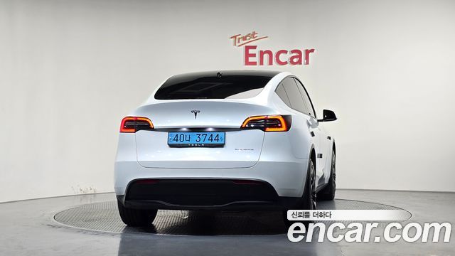 Tesla Model Y Long Range AWD 2022 — фото 4