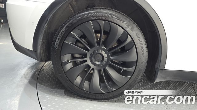 Tesla Model Y Long Range AWD 2022 — фото 5