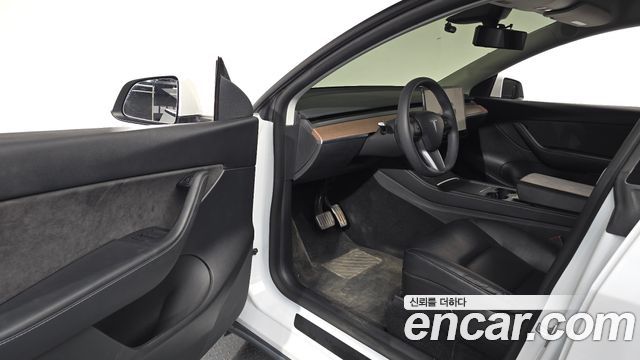 Tesla Model Y Long Range AWD 2022 — фото 10