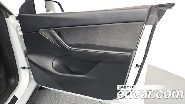 Tesla Model Y Long Range AWD 2022 — фото 30