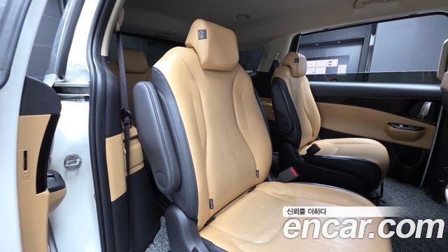 Kia Carnival (IV) Diesel 9-Seater Prestige 2023 — фото 11