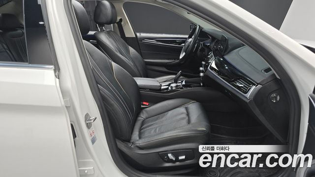 BMW 5 Series (G30) 520d Luxury Special Edition 2018 — фото 11