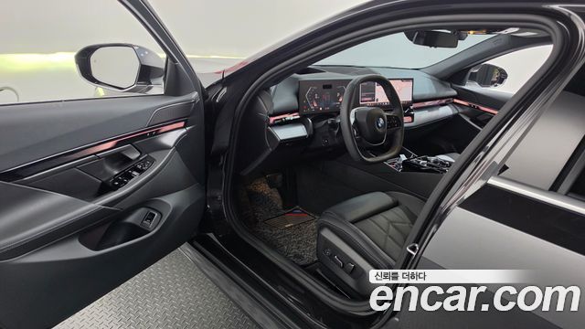 BMW 5 Series (G60) 520i 2025 — фото 10