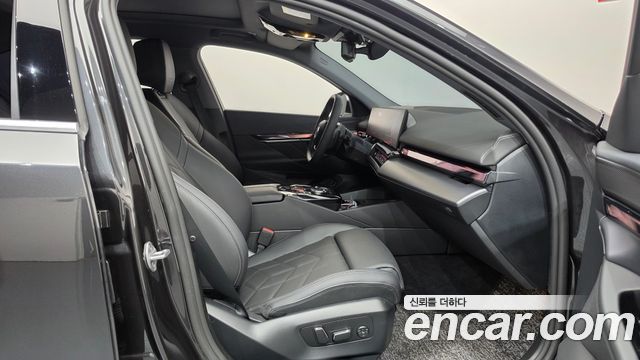 BMW 5 Series (G60) 520i 2025 — фото 15