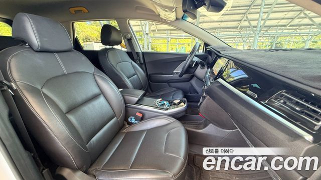 Kia Niro Plus Air (Taxi Trim) 2024 — фото 9
