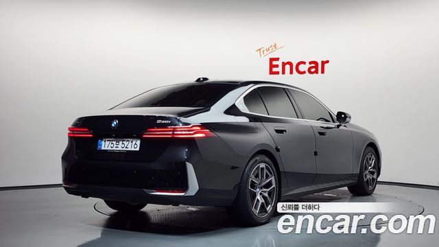 BMW 5 Series (G60) 530i xDrive 2025 — фото 2