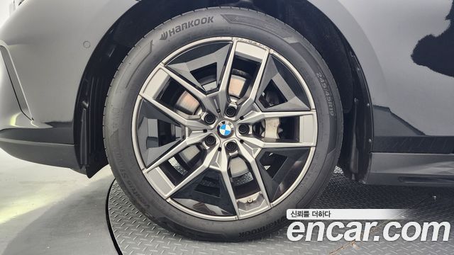 BMW 5 Series (G60) 530i xDrive 2025 — фото 5