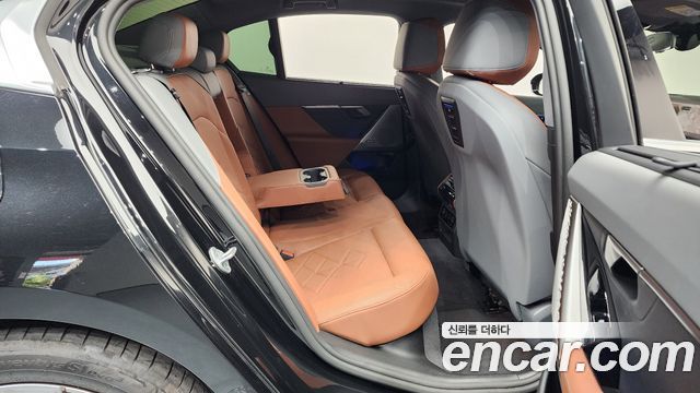 BMW 5 Series (G60) 530i xDrive 2025 — фото 12