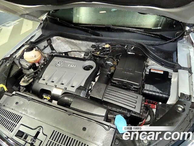 Volkswagen Tiguan 2.0 TDI Comfort 5N 2015 — фото 23