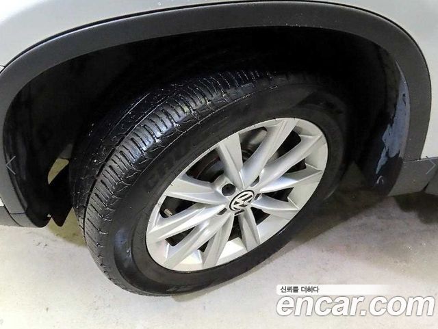 Volkswagen Tiguan 2.0 TDI Comfort 5N 2015 — фото 24