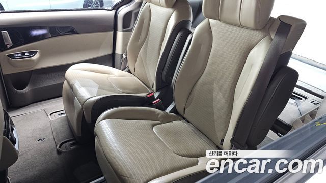 Kia Carnival (IV) Gasoline 7-Seater Hi-Limousine Signature 2023 — фото 30