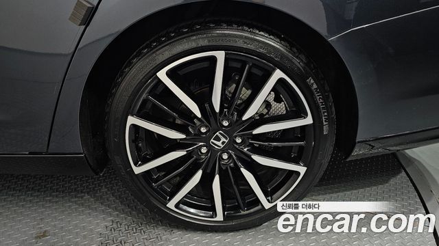 Honda Accord (XI) 2.0 Hybrid Touring 2024 — фото 21