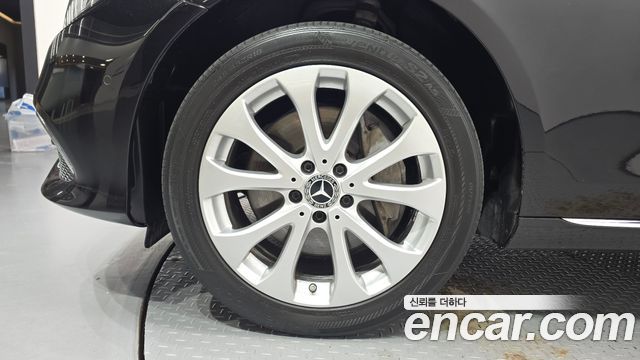 Mercedes-Benz E-Class (W213) E300 4MATIC Exclusive 2018 — фото 5