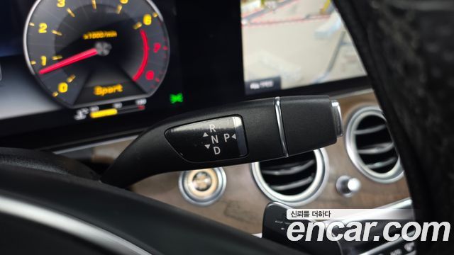 Mercedes-Benz E-Class (W213) E300 4MATIC Exclusive 2018 — фото 9
