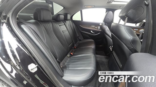 Mercedes-Benz E-Class (W213) E300 4MATIC Exclusive 2018 — фото 11