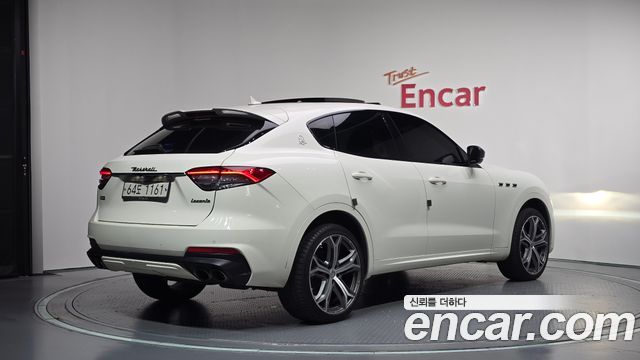 Maserati Levante 3.8 GTS AWD 2019 — фото 2