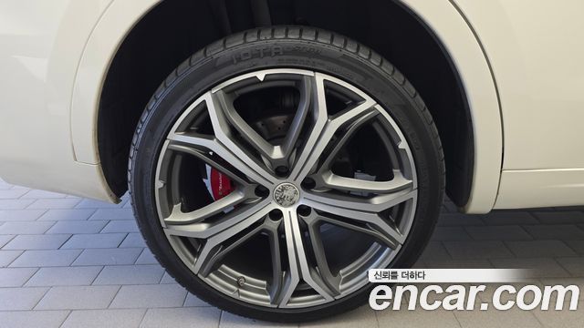 Maserati Levante 3.8 GTS AWD 2019 — фото 5
