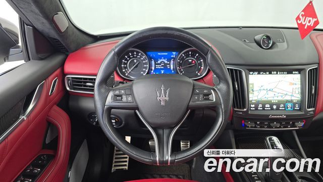 Maserati Levante 3.8 GTS AWD 2019 — фото 13