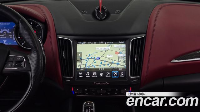 Maserati Levante 3.8 GTS AWD 2019 — фото 14