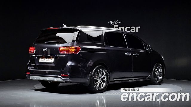 Kia Carnival 9-Seater Noblesse Special 2019 — фото 2