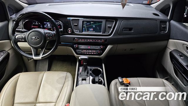 Kia Carnival 9-Seater Noblesse Special 2019 — фото 7