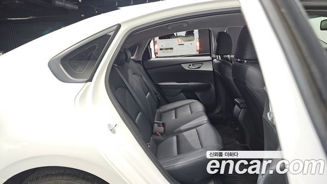 Kia K3 (II) 1.6 Trendy 2023 — фото 11
