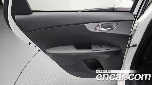 Kia K3 (II) 1.6 Trendy 2023 — фото 25