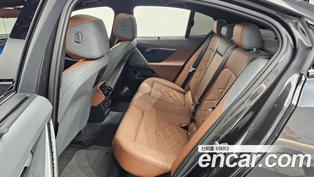 BMW i5 (G60) eDrive 40 M Sport 2024 — фото 12