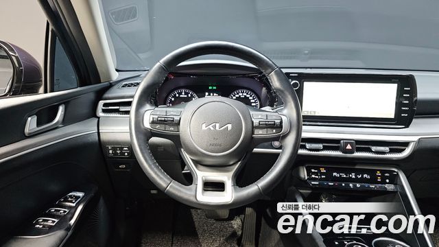 Kia K5 (III) 2.0 Prestige 2023 — фото 13