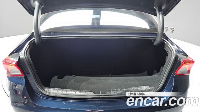 Kia K5 (III) 2.0 Prestige 2023 — фото 20