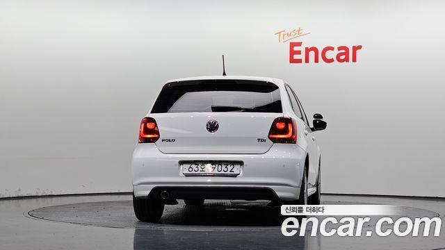 Volkswagen Polo 1.6 TDI R-Line 5th 2014 — фото 4
