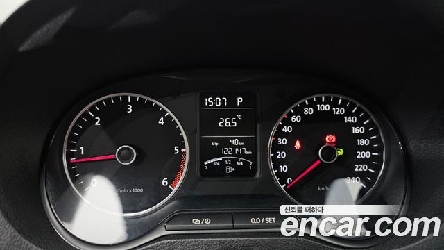 Volkswagen Polo 1.6 TDI R-Line 5th 2014 — фото 8
