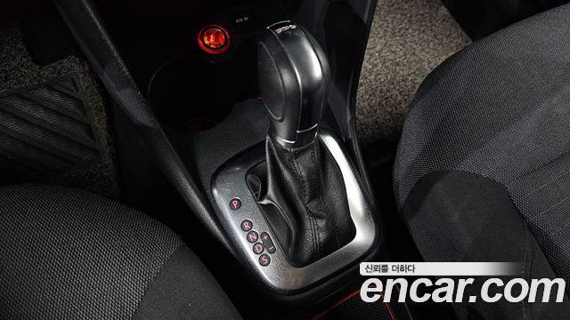 Volkswagen Polo 1.6 TDI R-Line 5th 2014 — фото 9