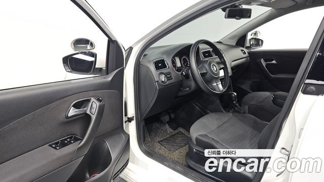 Volkswagen Polo 1.6 TDI R-Line 5th 2014 — фото 10