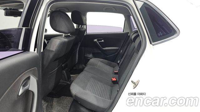 Volkswagen Polo 1.6 TDI R-Line 5th 2014 — фото 11