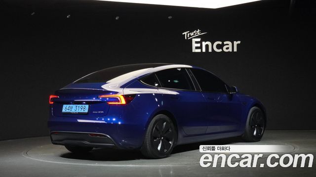 Tesla Model 3 Long Range AWD 2024 — фото 2
