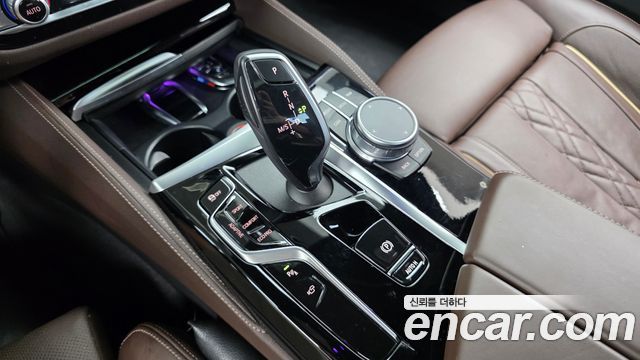 BMW 5 Series (G30) M550i xDrive 2021 — фото 9