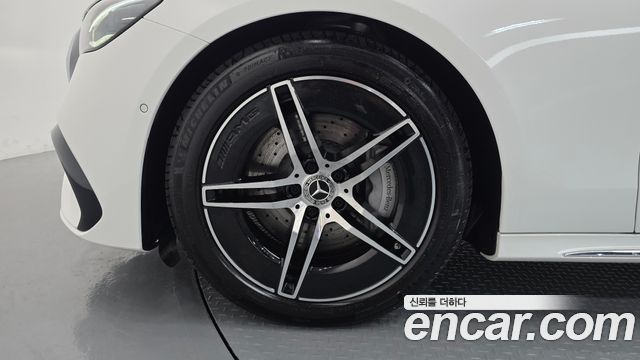 Mercedes-Benz E-Class (W214) E300 4MATIC AMG Line 2026 — фото 5