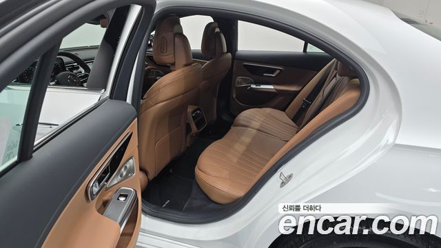 Mercedes-Benz E-Class (W214) E300 4MATIC AMG Line 2026 — фото 11