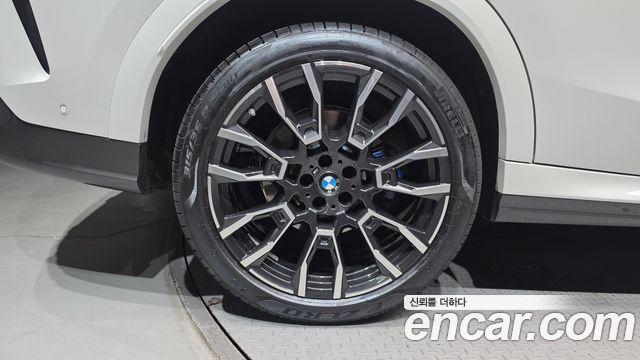 BMW X6 (G06) xDrive40i M Sport 2025 — фото 5