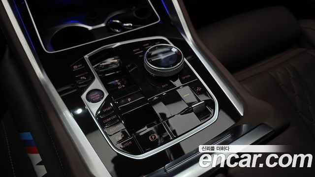 BMW X6 (G06) xDrive40i M Sport 2025 — фото 9